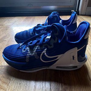 Nike Lebron Witness VI basketball shoes